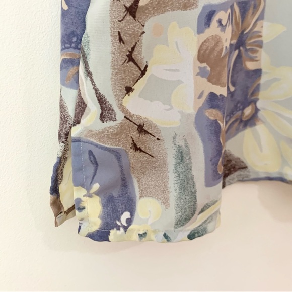 ♦️SOLD♦️ Vintage blouse with shoulder pads geometric floral print size Medium - Picture 5 of 10